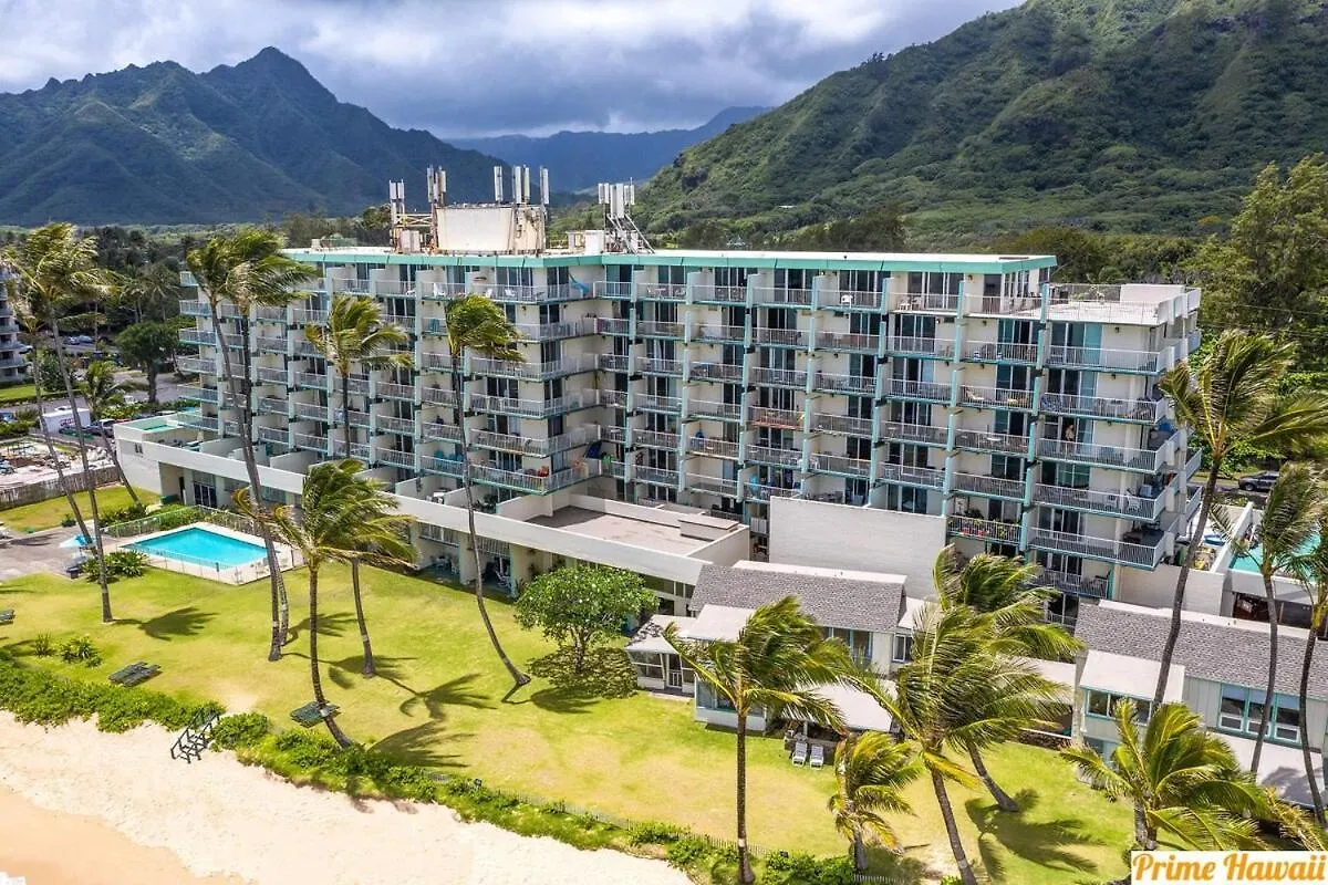Beautiful Condo Right On The Beach Hau'ula Holiday home