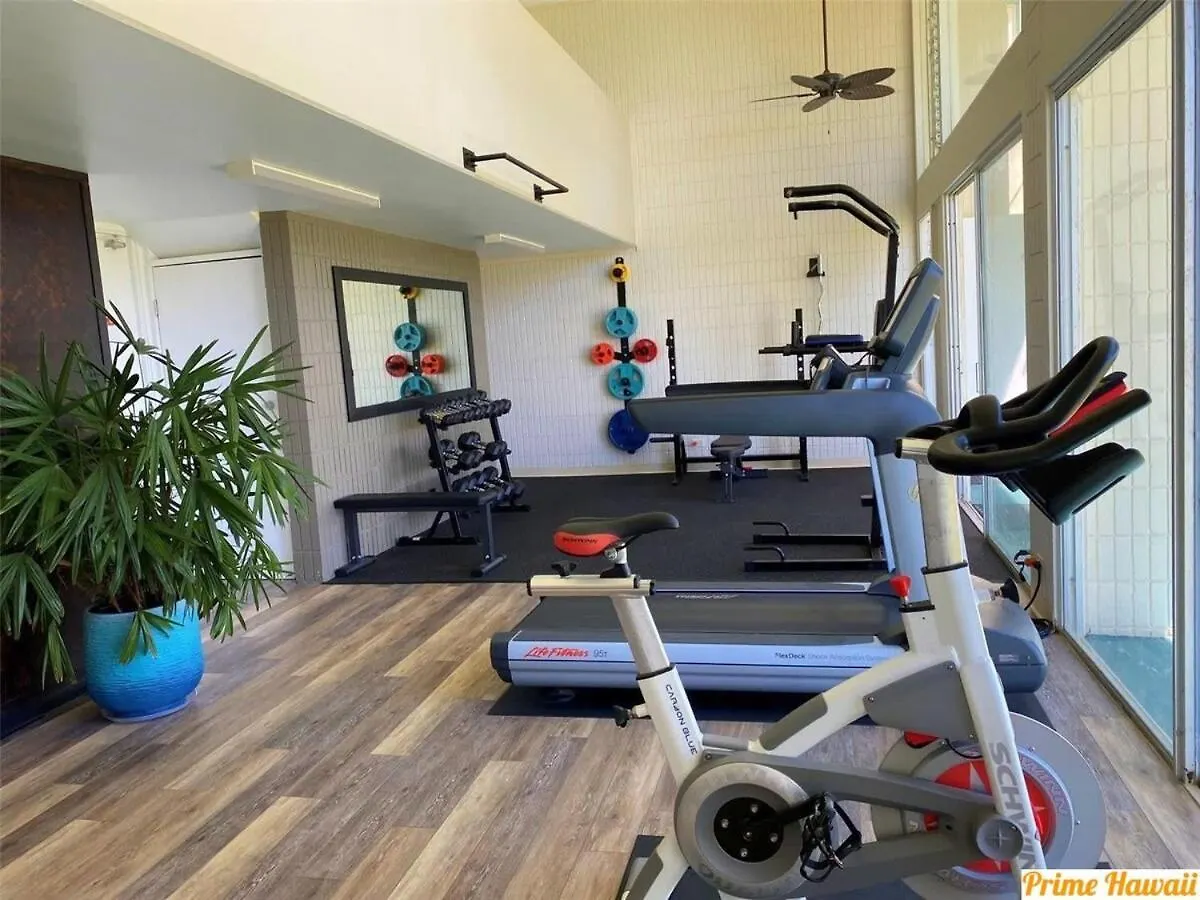 Beautiful Condo Right On The Beach Hau'ula Holiday home